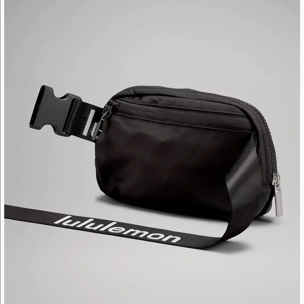 Last one! NWT Lululemon Black Everywhere Belt Bag! - Picture 8 of 12
